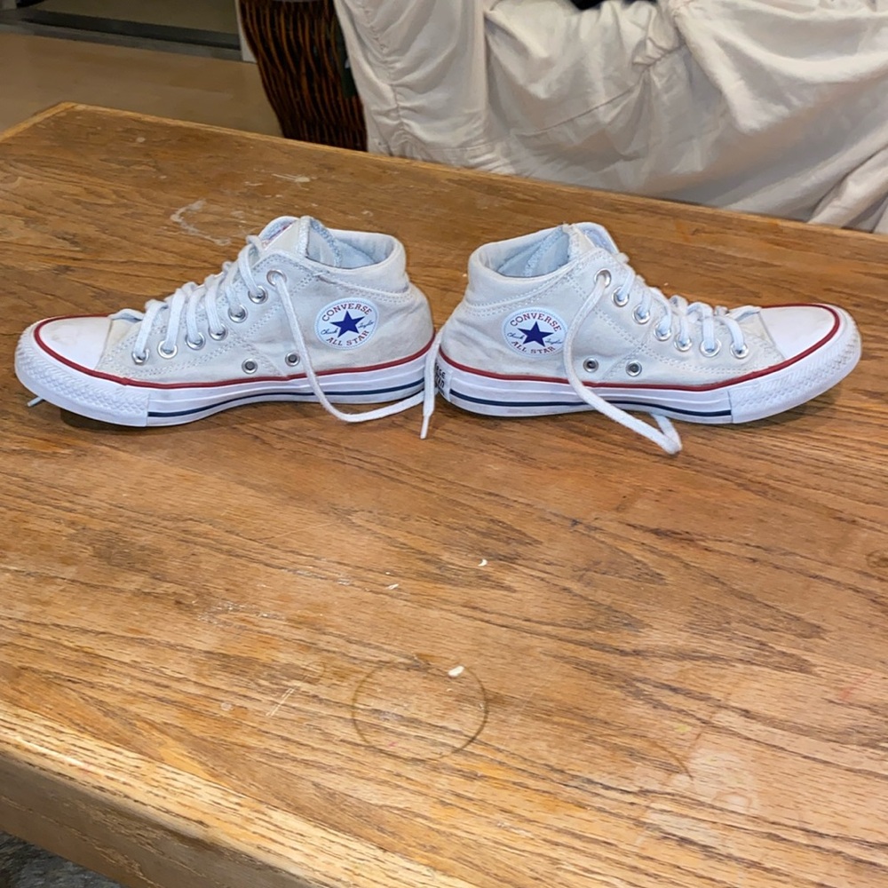 Women’s size 6 white converse
